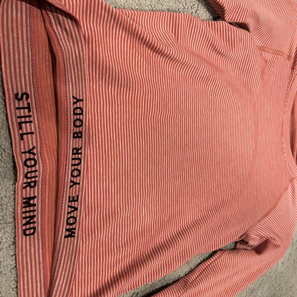 Lululemon swiftly tech long sleeve - Picture 3 of 3